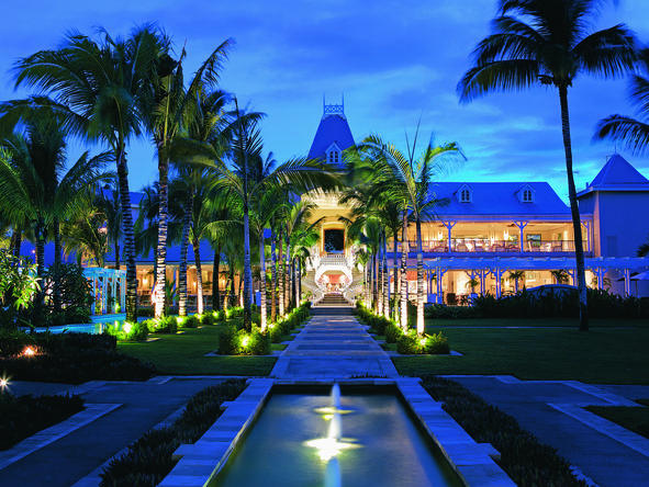 Sugar Beach Resort - the resort at sunset